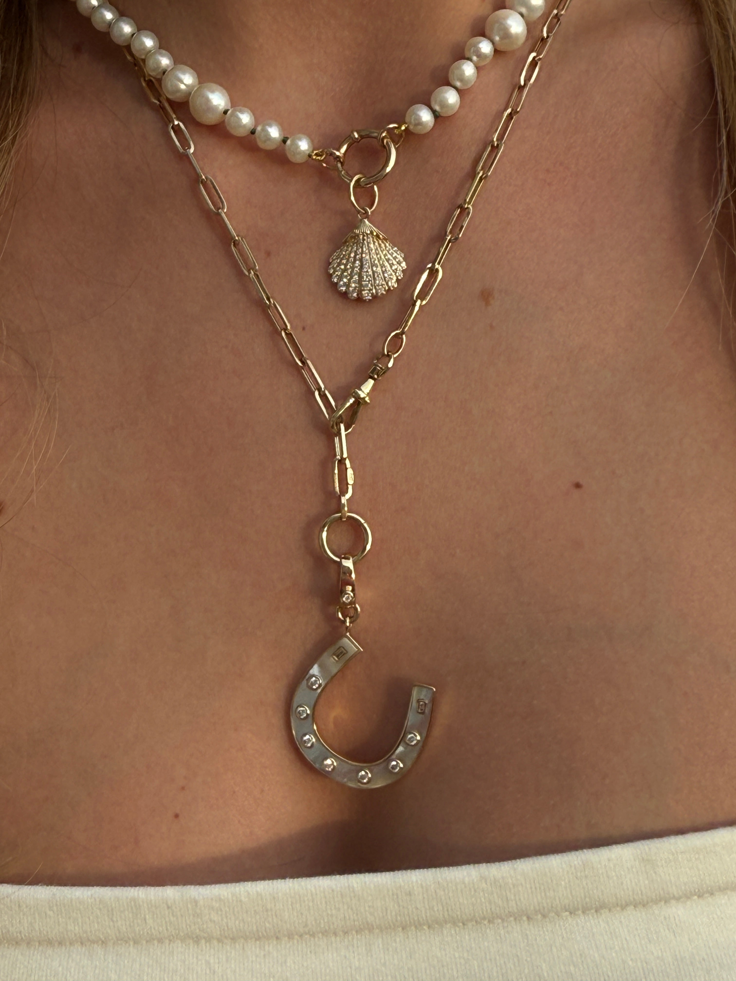 14K GOLD AND DIAMOND MOTHER-OF-PEARL HORSESHOE CHARM