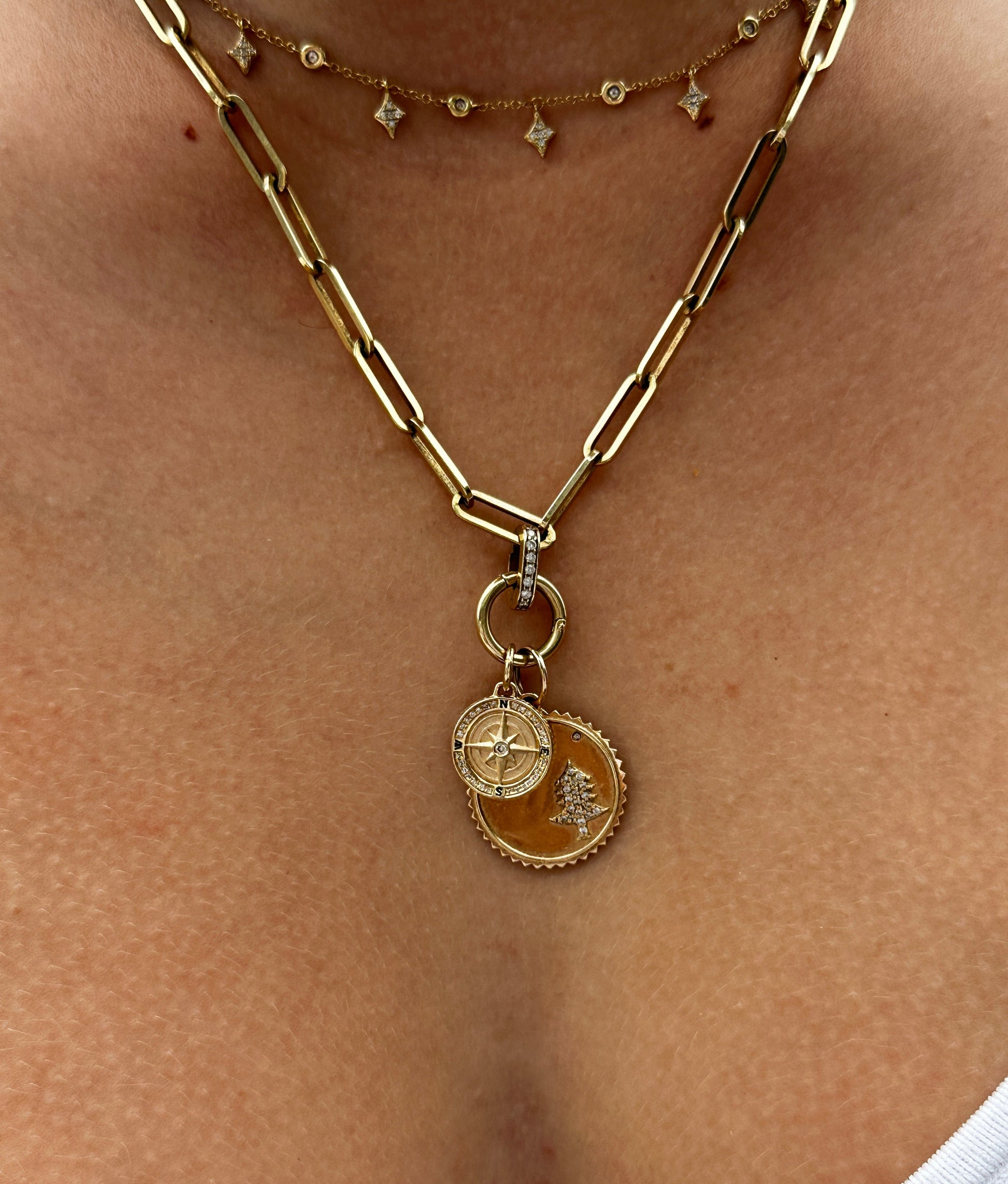 14K Gold and Diamond Classic Compass Charm Small
Small Diamond Compass Charm in 14K Gold
14K Gold Classic Compass Charm with Diamonds
Diamond Compass Pendant Small in 14K Gold
Small 14K Gold Compass Charm with Diamond
Compass charm
Diamond charm
Gold pendant
14K gold jewelry
Fine jewelry
Designer compass
Luxury pendant
Statement charm
Small charm