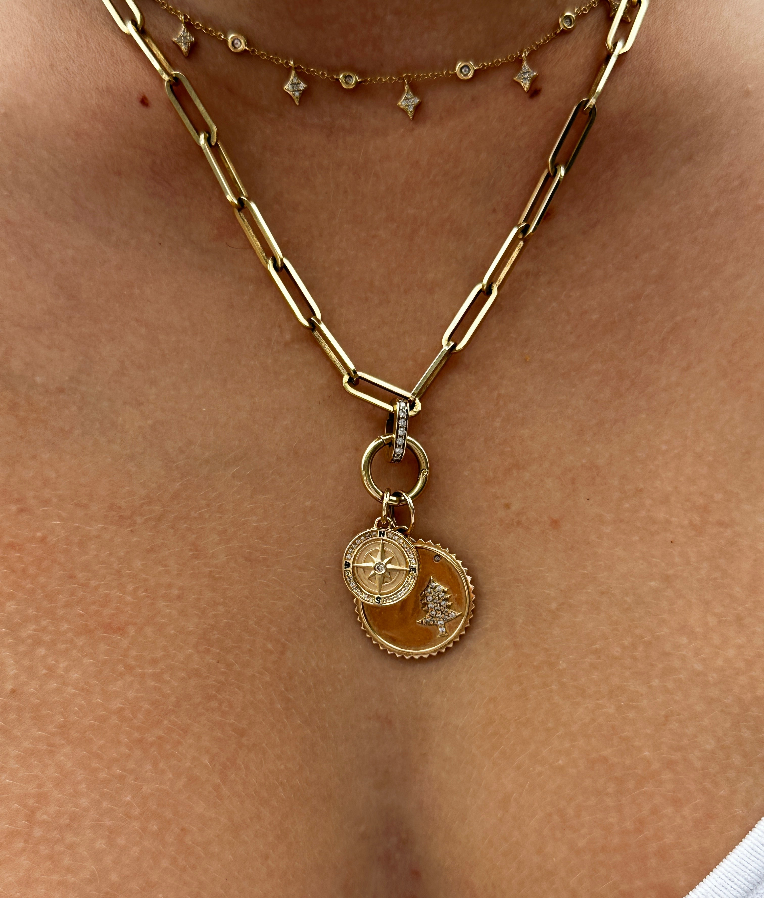 14K Gold and Diamond Classic Compass Charm Small
Small Diamond Compass Charm in 14K Gold
14K Gold Classic Compass Charm with Diamonds
Diamond Compass Pendant Small in 14K Gold
Small 14K Gold Compass Charm with Diamond
Compass charm
Diamond charm
Gold pendant
14K gold jewelry
Fine jewelry
Designer compass
Luxury pendant
Statement charm
Small charm