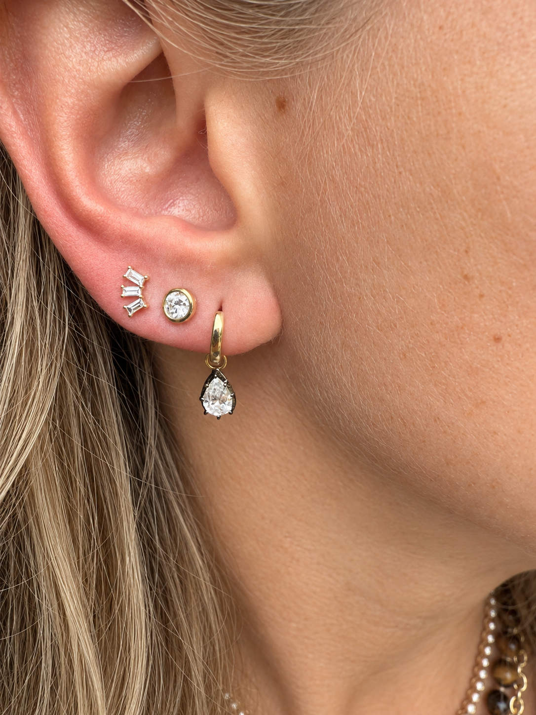 BAGUETTE DIAMOND BURST STUDS
