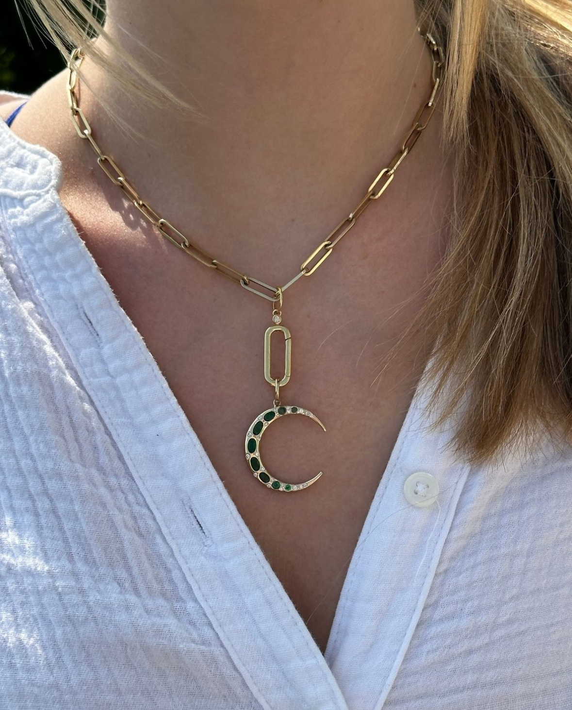 Diamond and Emerald Crescent Moon Pendant
Crescent Moon Diamond and Emerald Necklace
Luxury Diamond and Emerald Crescent Moon Pendant
Diamond and Emerald Crescent Moon Charm
Emerald Crescent Moon Pendant with Diamonds
Crescent moon pendant
Diamond pendant
Emerald pendant
Fine jewelry
Luxury charm
Designer necklace
Celestial jewelry
Statement jewelry
Custom pendant