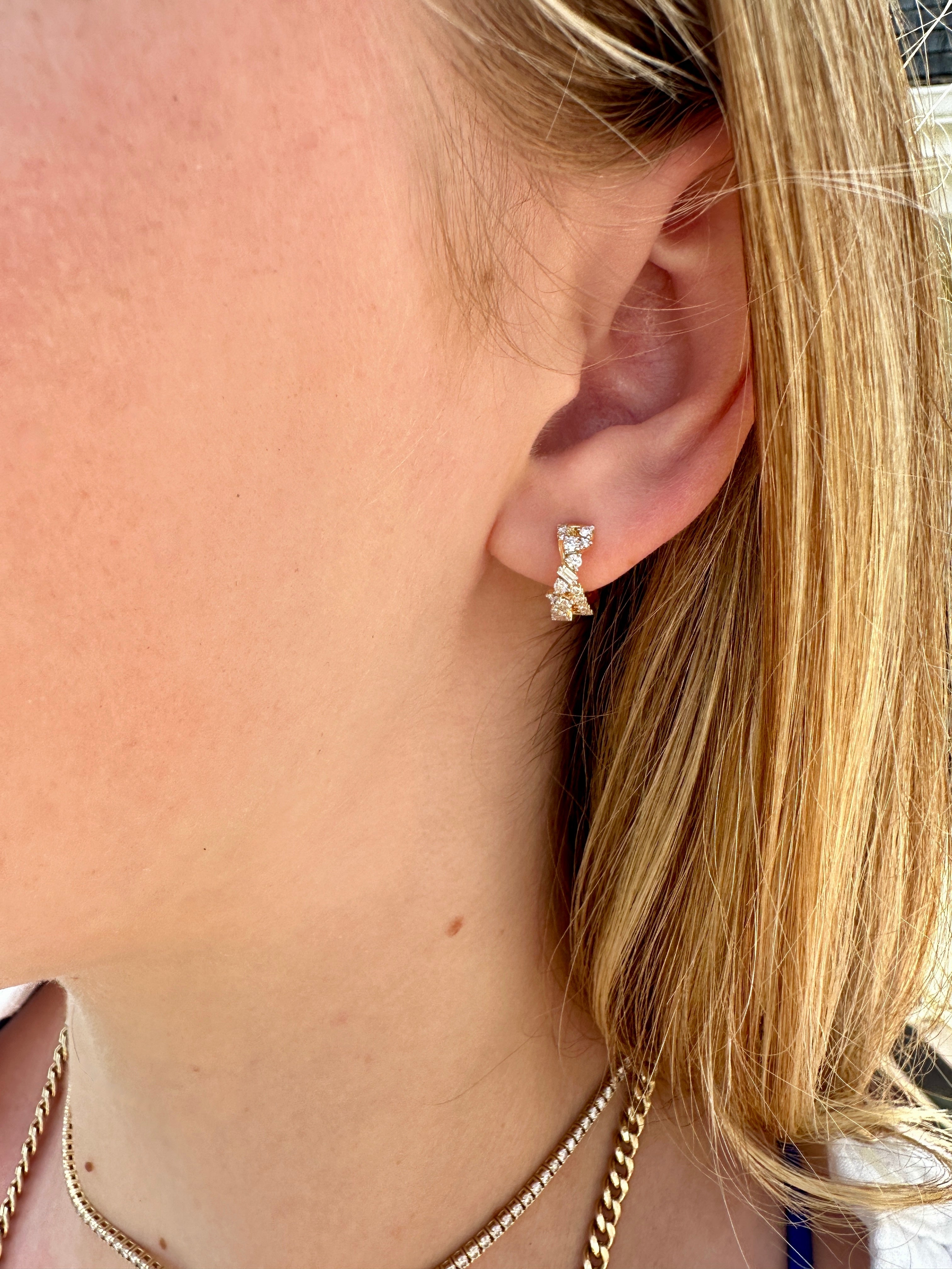 ELOISE DIAMOND TWIST HUGGIES
Eloise Diamond Twist Huggies
Diamond Twist Huggies
Eloise Diamond Earrings
Diamond Huggie Earrings
Designer Diamond Twist Huggies
Diamond huggies
Twist huggies
Diamond earrings
14K gold earrings
Luxury earrings
Designer earrings
Huggie earrings
Fine jewelry earrings
Twist earrings